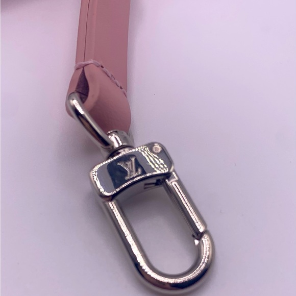 Louis Vuitton Pink Epi Easy Pouch On Strap - Picture 2 of 13